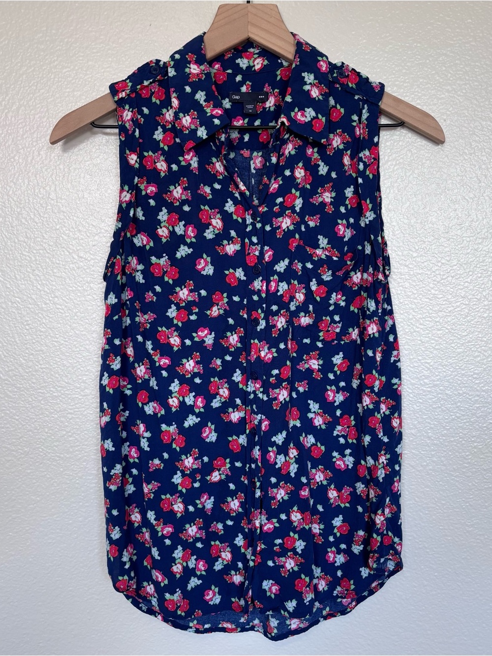Gap Navy Floral Sleeveless Button Front Blouse Women’s M Summer Top